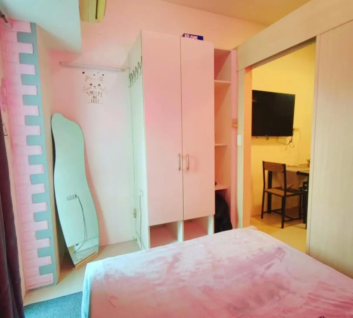 Affordable 1Br, Balcony And Wifi At Light Residence Manila Apartment
