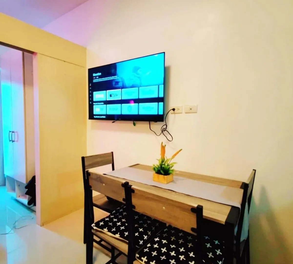 Affordable 1Br, Balcony And Wifi At Light Residence Manila