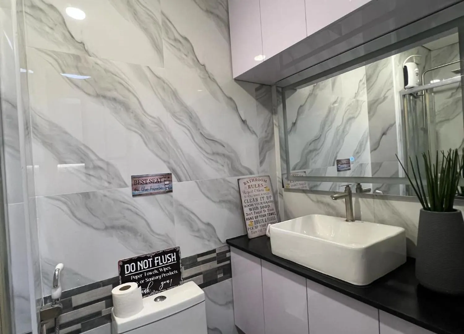 Affordable 1Br, Balcony And Wifi At Light Residence Manila